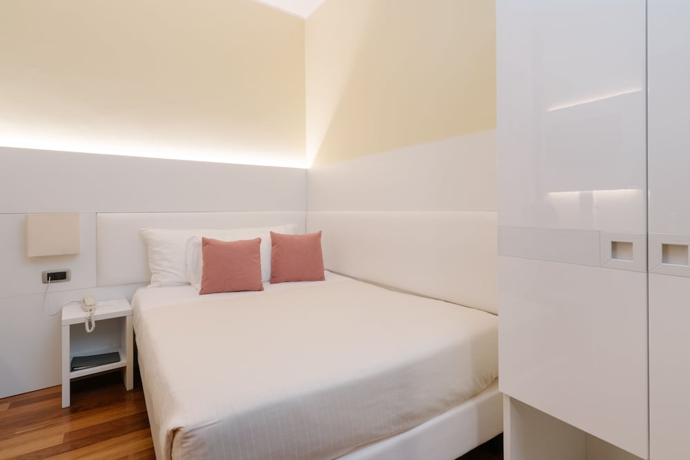 Extra Small Room - Photo 4