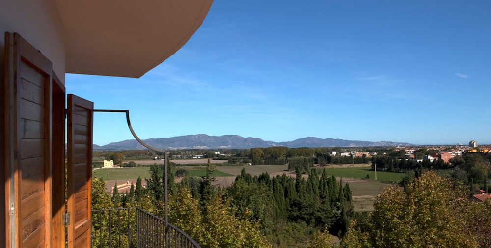 Superior Double or Twin Room (Empordá View) - Photo 8