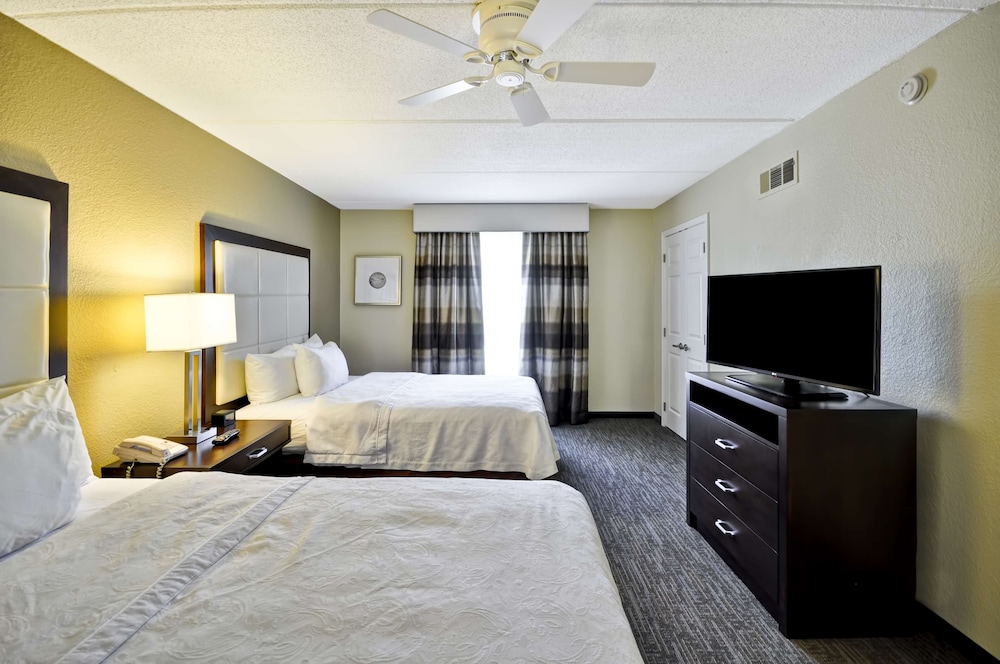 Suite, Multiple Beds, Accessible, Bathtub - Photo 1