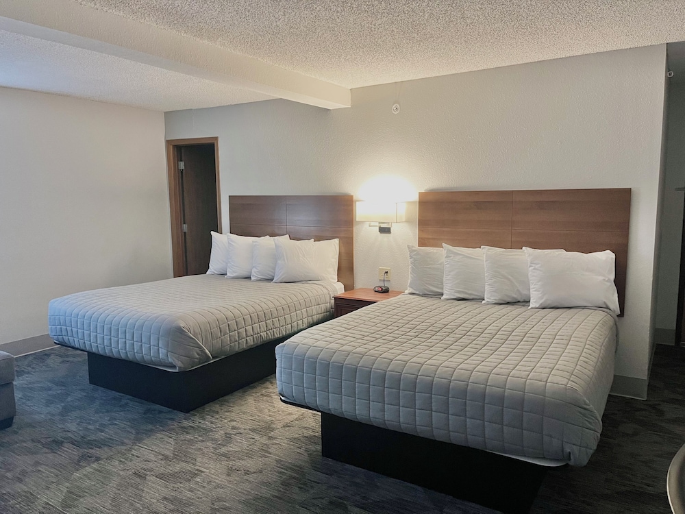 Deluxe Room, 2 Queen Beds, Non Smoking - Photo 10