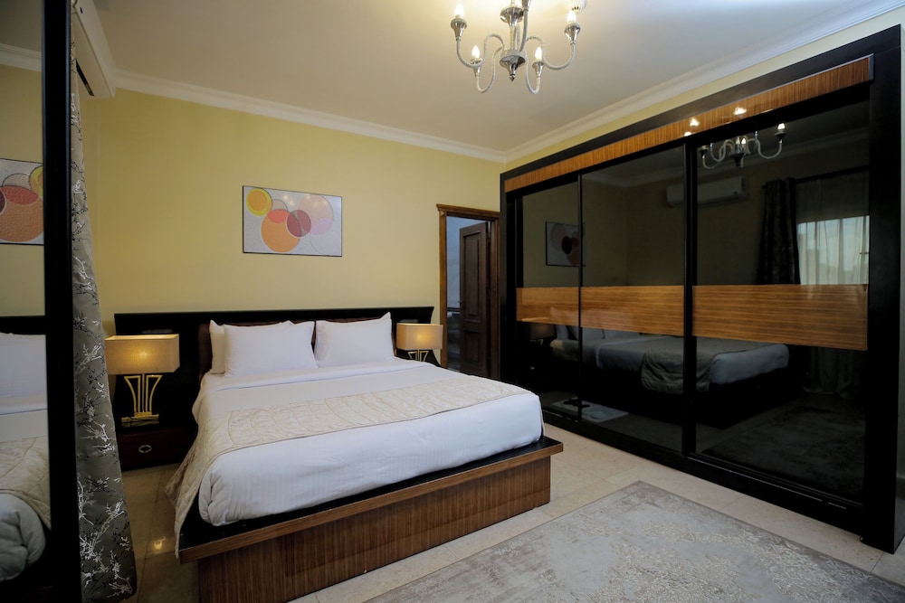Royal Apartment photo 2