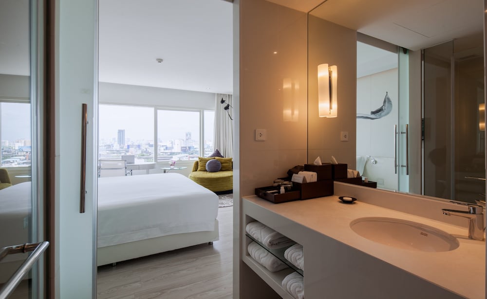 Superior Room, 1 Queen Bed, City View photo 2