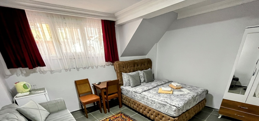 Basement Triple Room photo 1