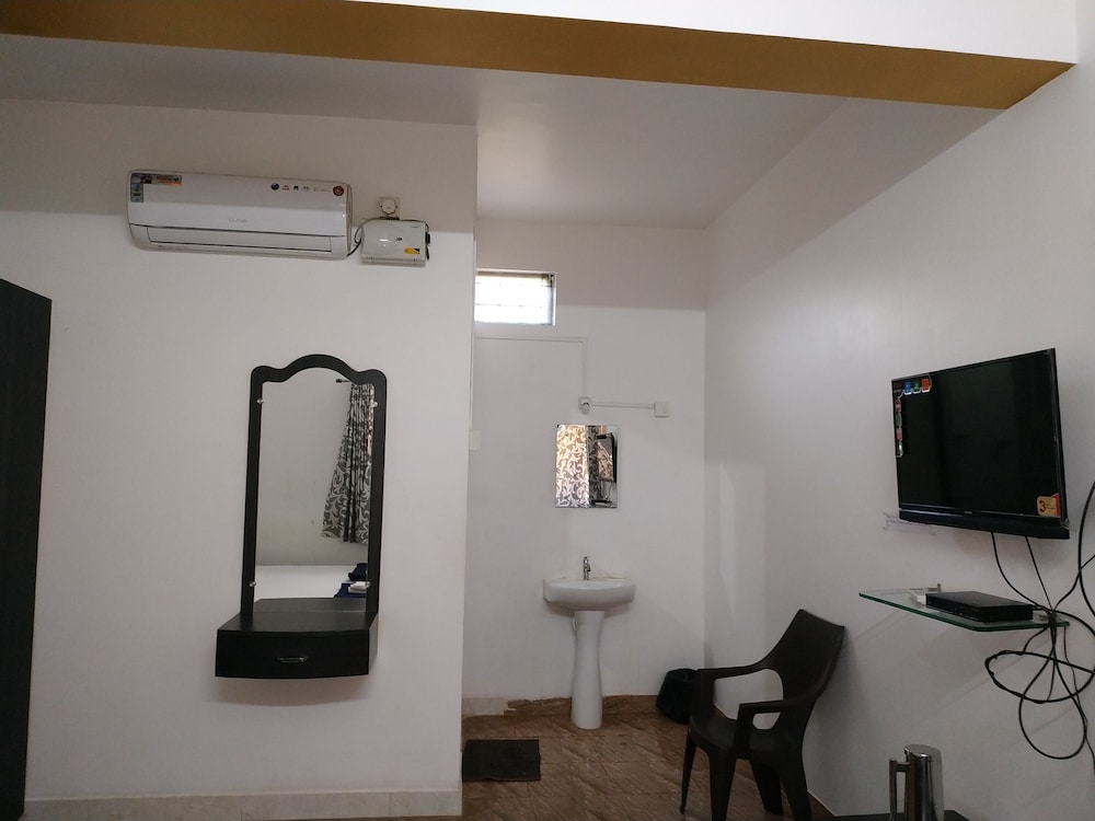 Deluxe Room (AC) photo 2