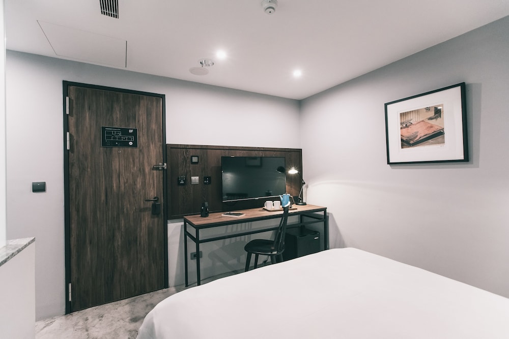 Standard Double Room, 1 Double Bed (transom windows), photo 6