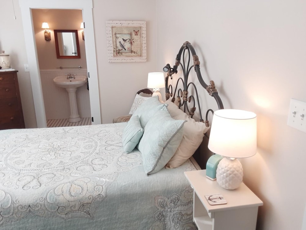 Double Room, 1 Queen Bed