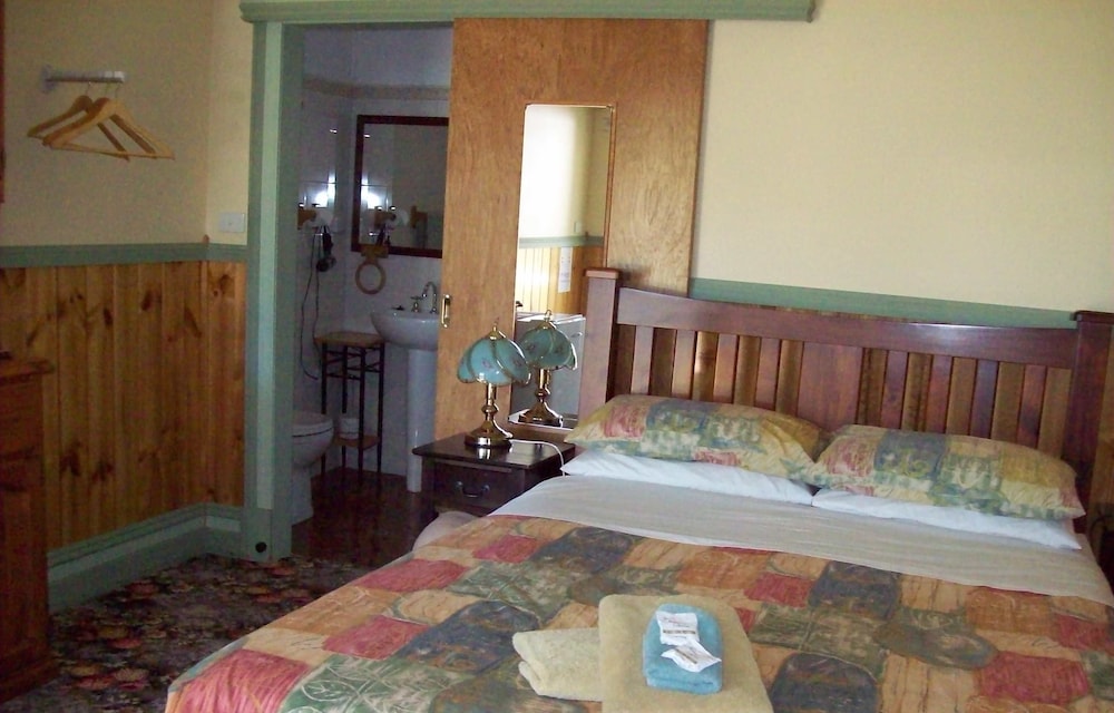 Standard Twin Room, 1 Bedroom, Non Smoking, Balcony photo 1