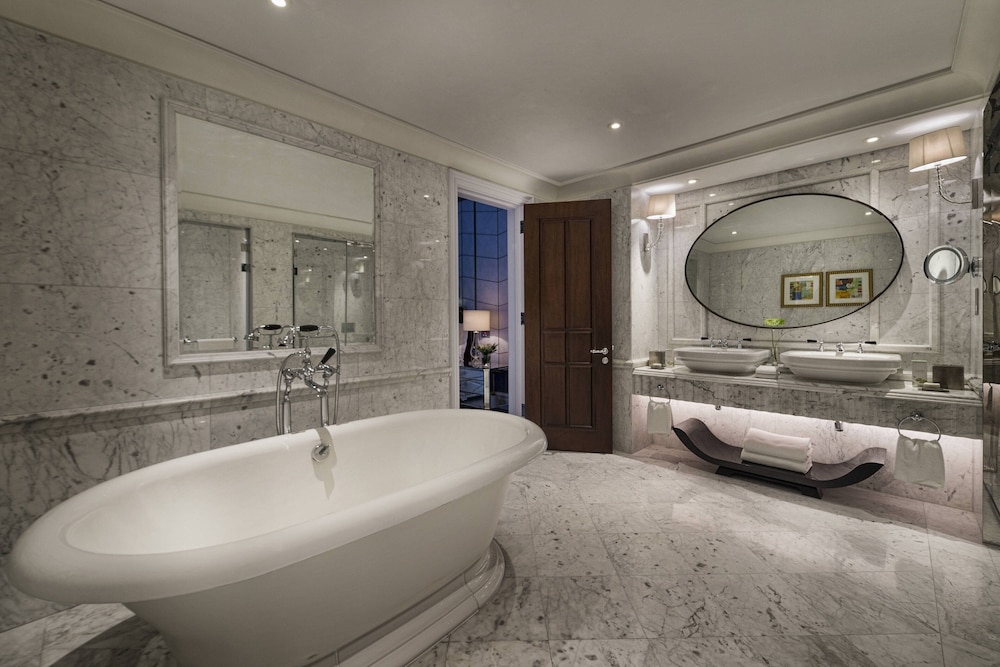 The Amiri Suite - Photo 11