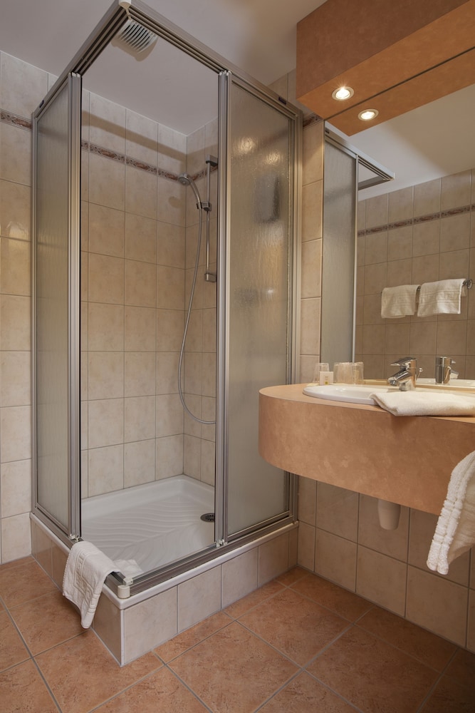 Superior Double Room (Chambre Superieure Salon & Vue)