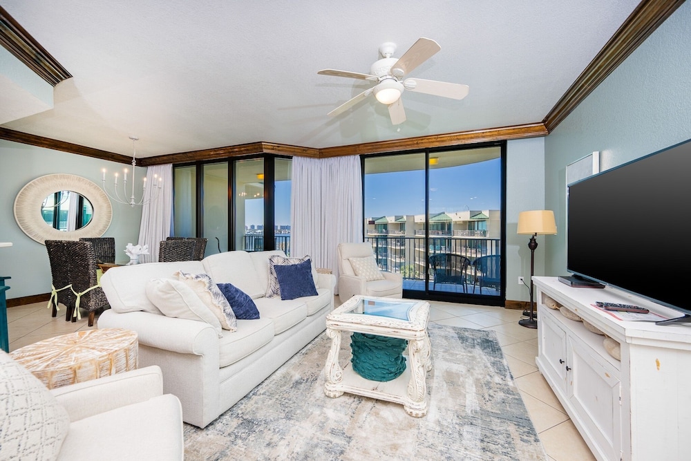 Condo, 2 Bedrooms