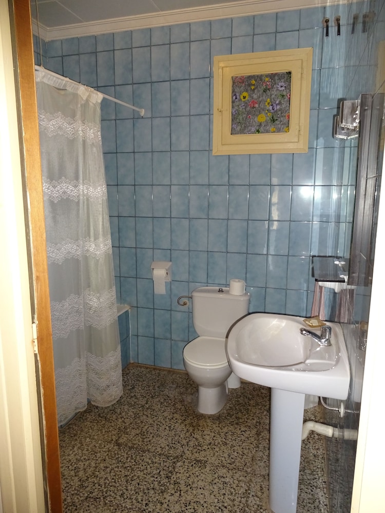 Twin Room, Private Bathroom photo 2
