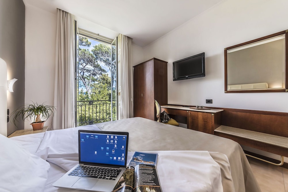 Comfort Room photo 2