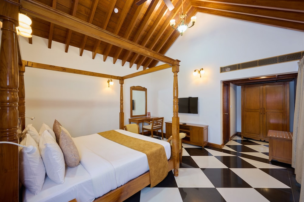 Luxury Studio Suite, 1 Bedroom, Balcony, Lake View