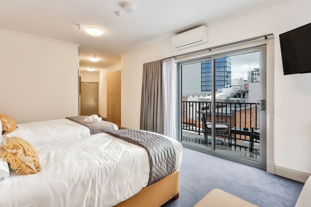 Deluxe Double or Twin Room, Multiple Beds, Non Smoking, Balcony, photo 6