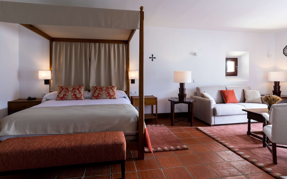 Superior Double or Twin Room photo 3