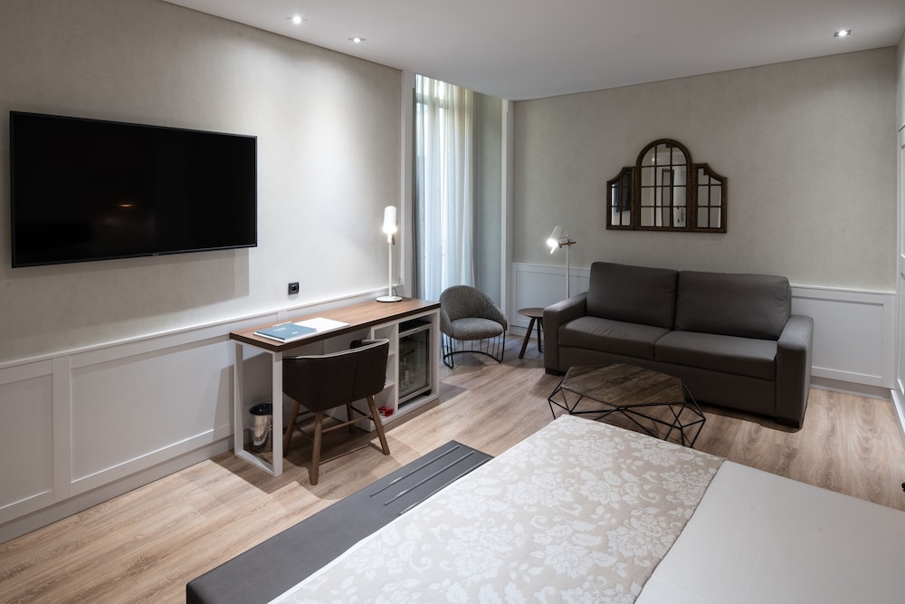 Superior Room (Single Use) - Photo 4