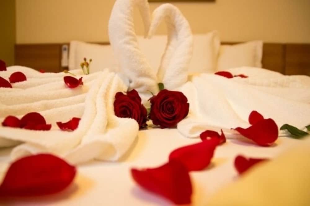 Deluxe Double Room, 1 Queen Bed photo 2