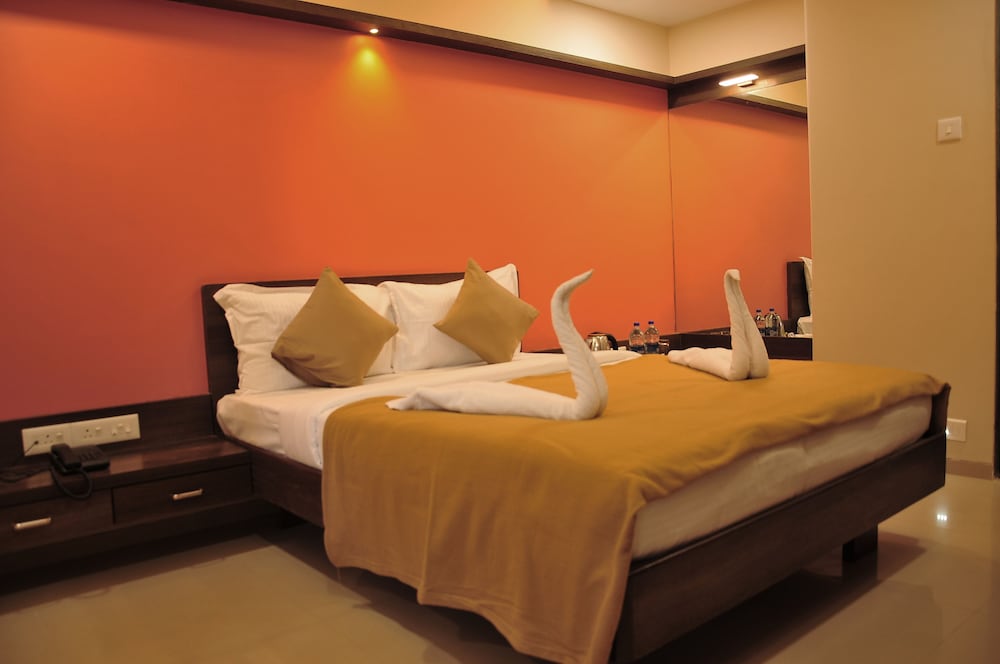 Deluxe Double Room, Smoking, City View photo 3