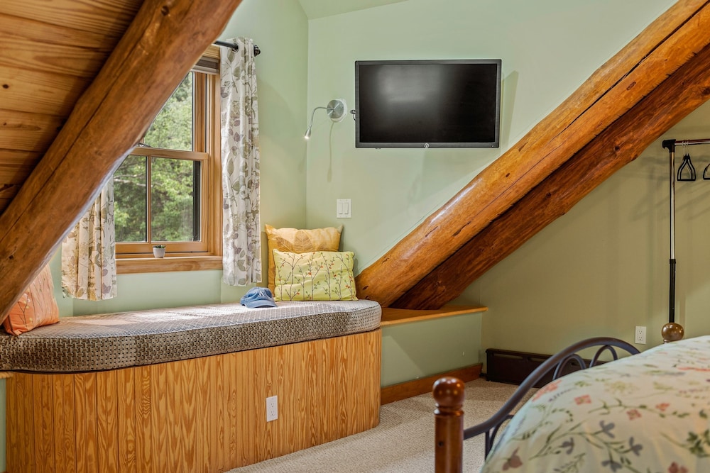 Room - Photo 2