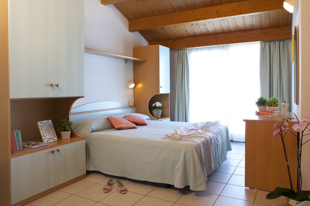 Quadruple Room, Sea View photo 2