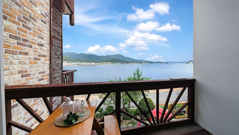 Basic Room, 1 Bedroom (204(Oceanview)) - Photo 9