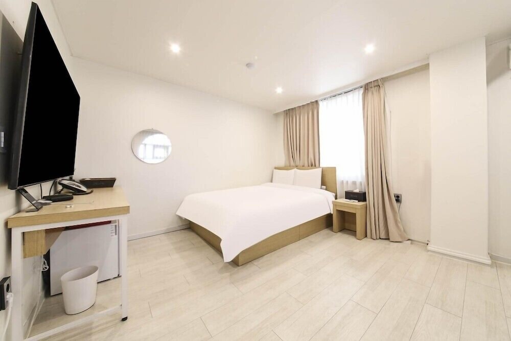 Deluxe Twin Room - Photo 2