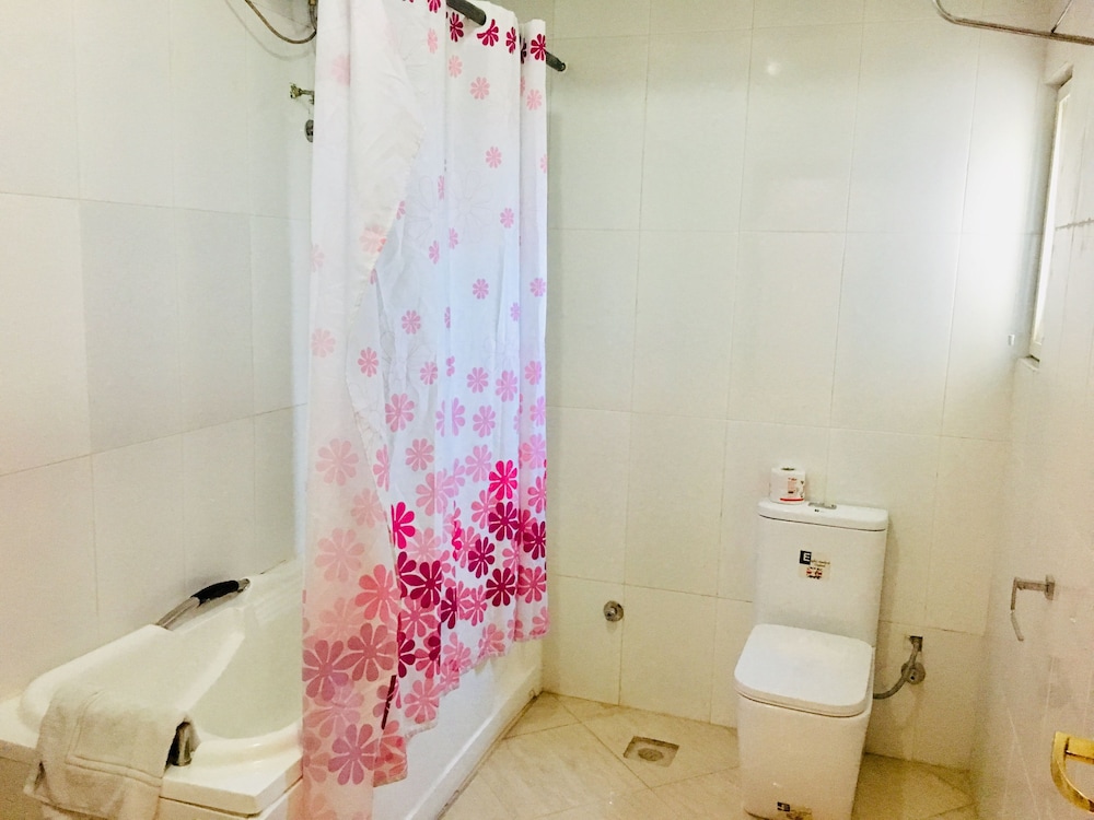 Executive Suite - Photo 5