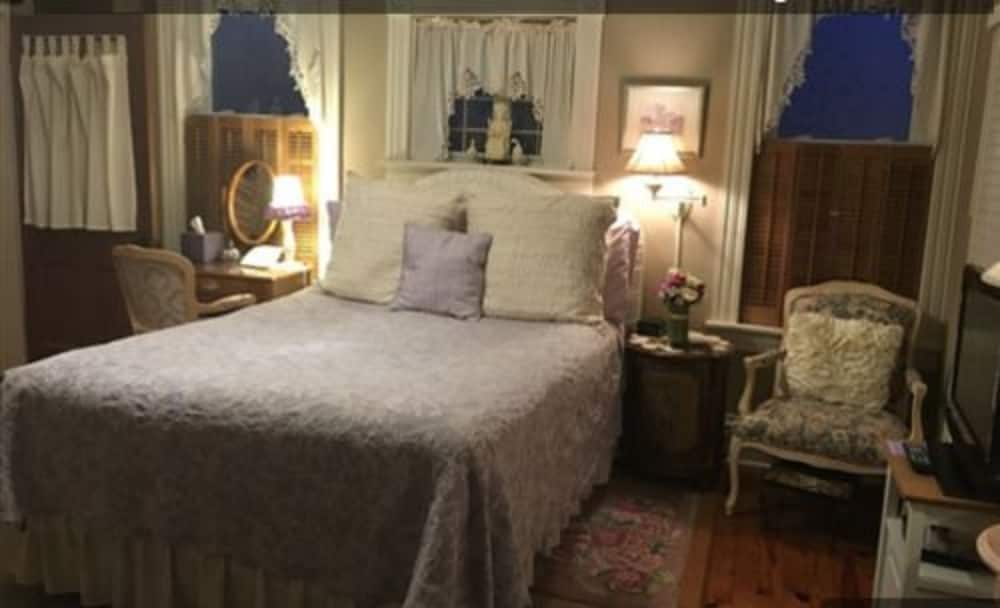 Room, Private Bathroom (Sweet Dreams)