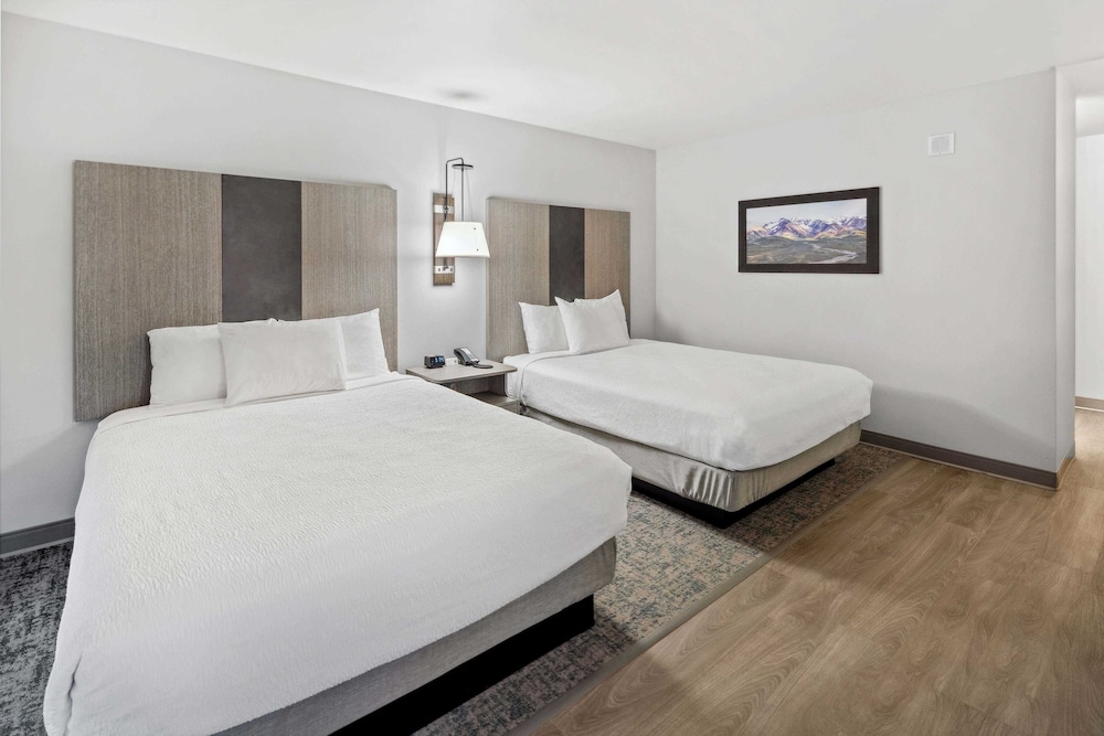 Deluxe Room, 2 Queen Beds photo 2