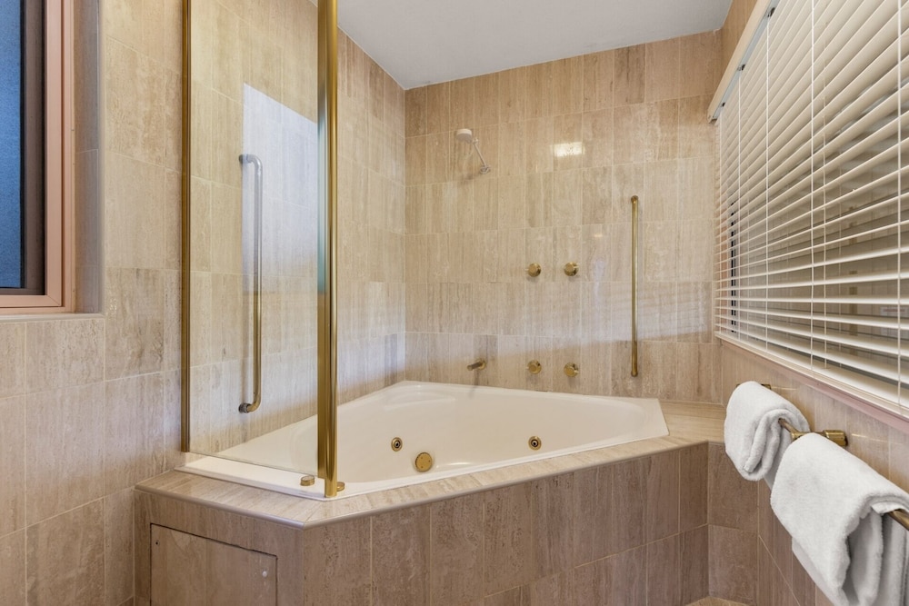 Three Bedroom Apartment with Spa photo 3