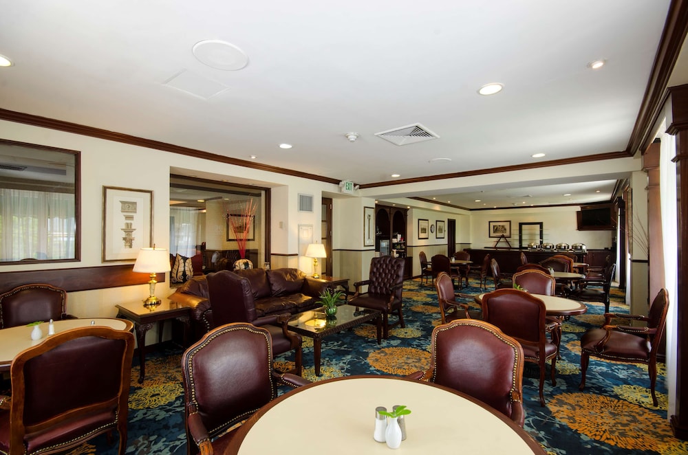 Executive Room, 2 Double Beds, Club Lounge Access - Photo 3