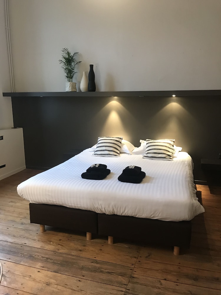Deluxe Double or Twin Room - Photo 5