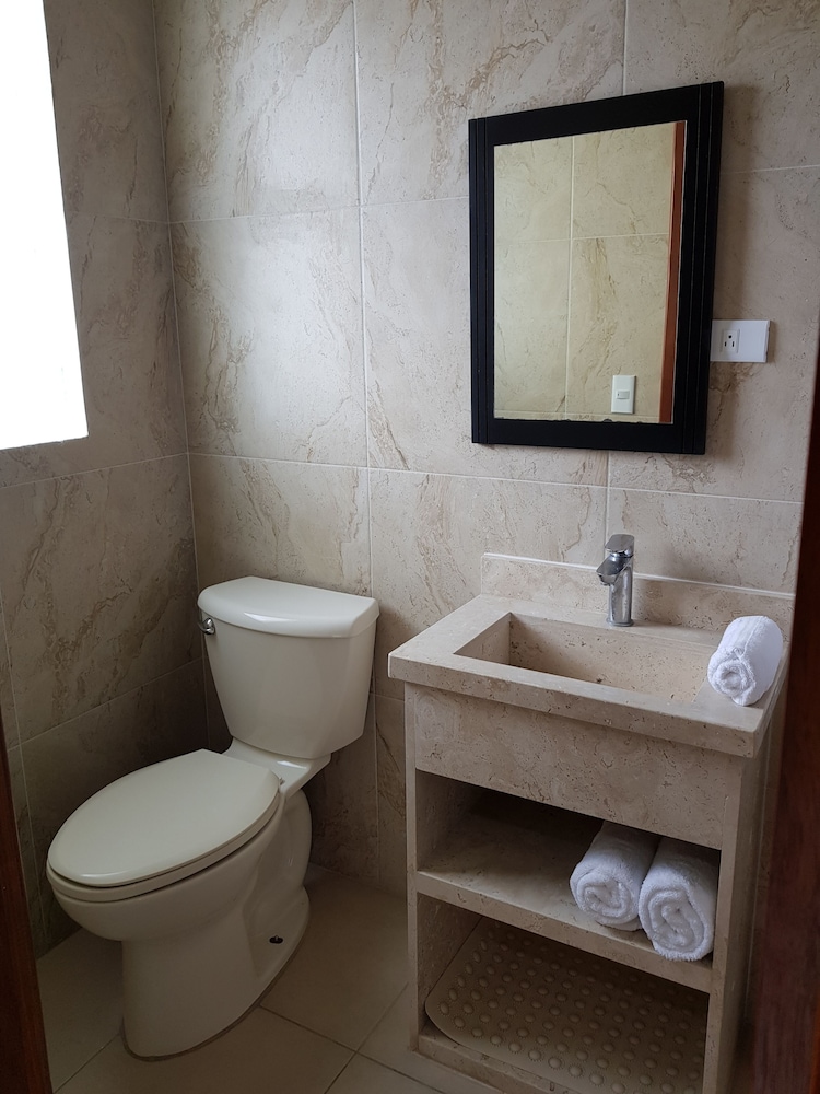 Standard Quadruple Room - Photo 6