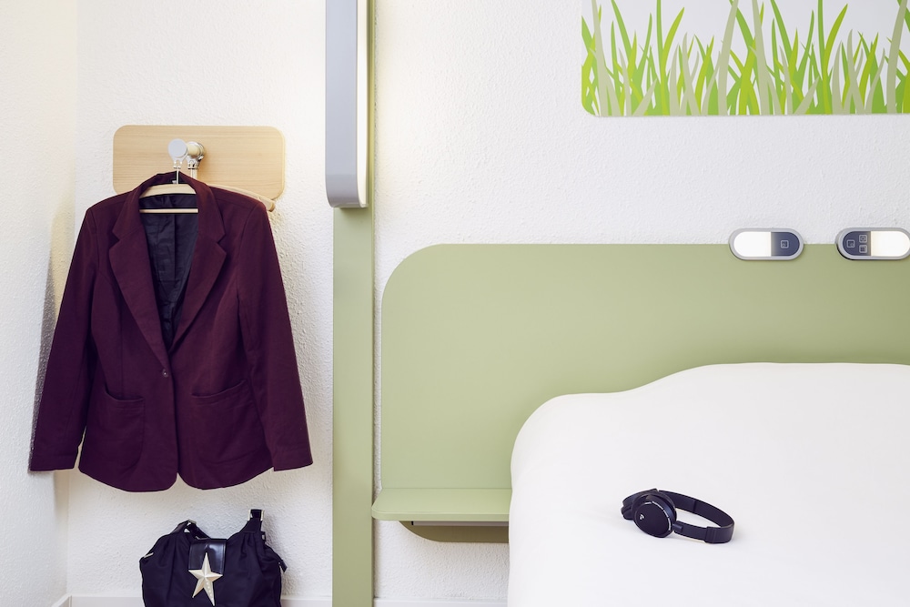 Room, 2 Twin Beds - Photo 3