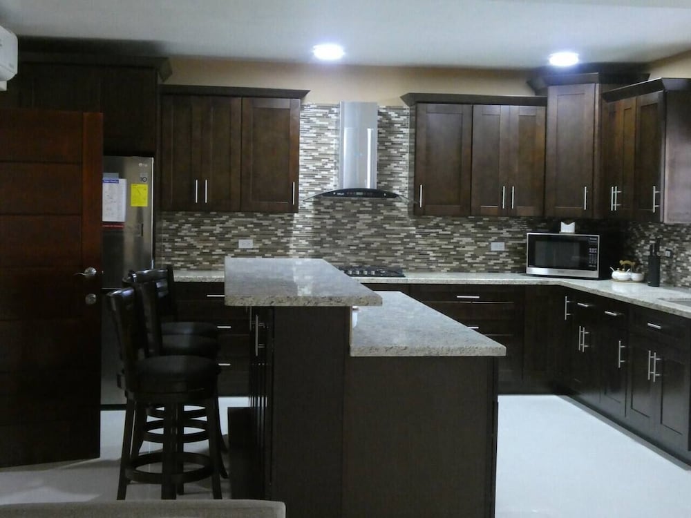 Apartment (4 Bedrooms)