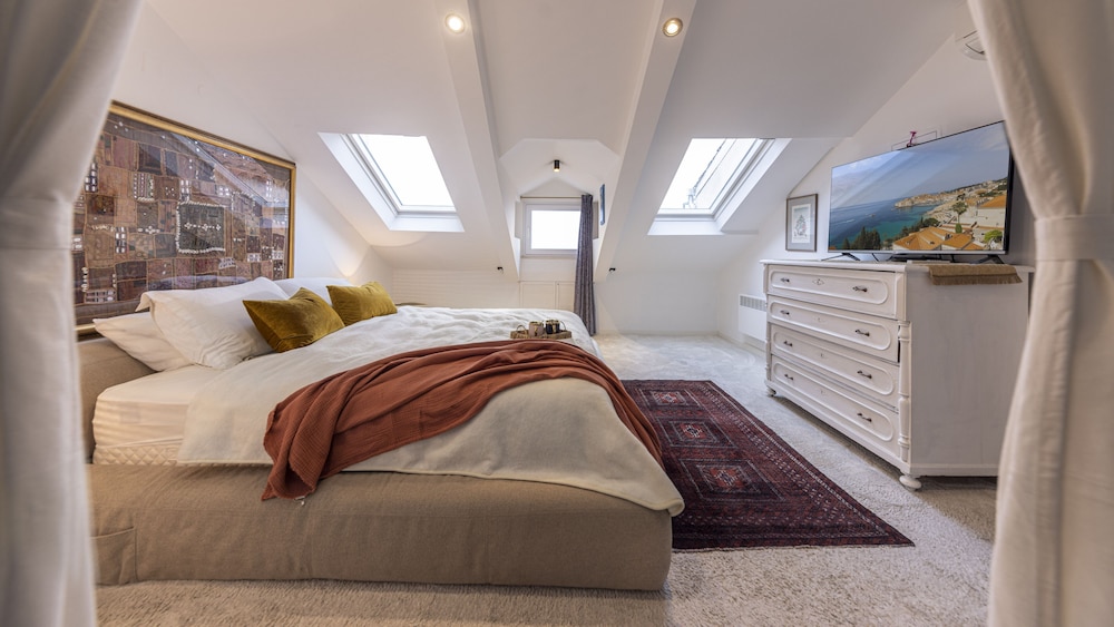 Penthouse with View (Address: Lazarina 3)