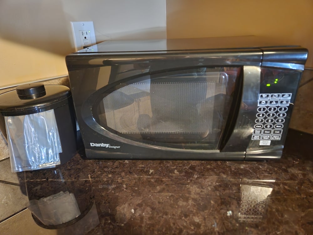 Standard Suite, Kitchen - Photo 22