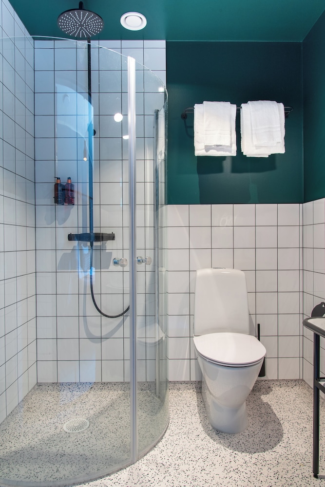 Double Room - Photo 7