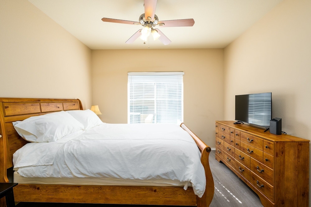 Condo, 2 Bedrooms
