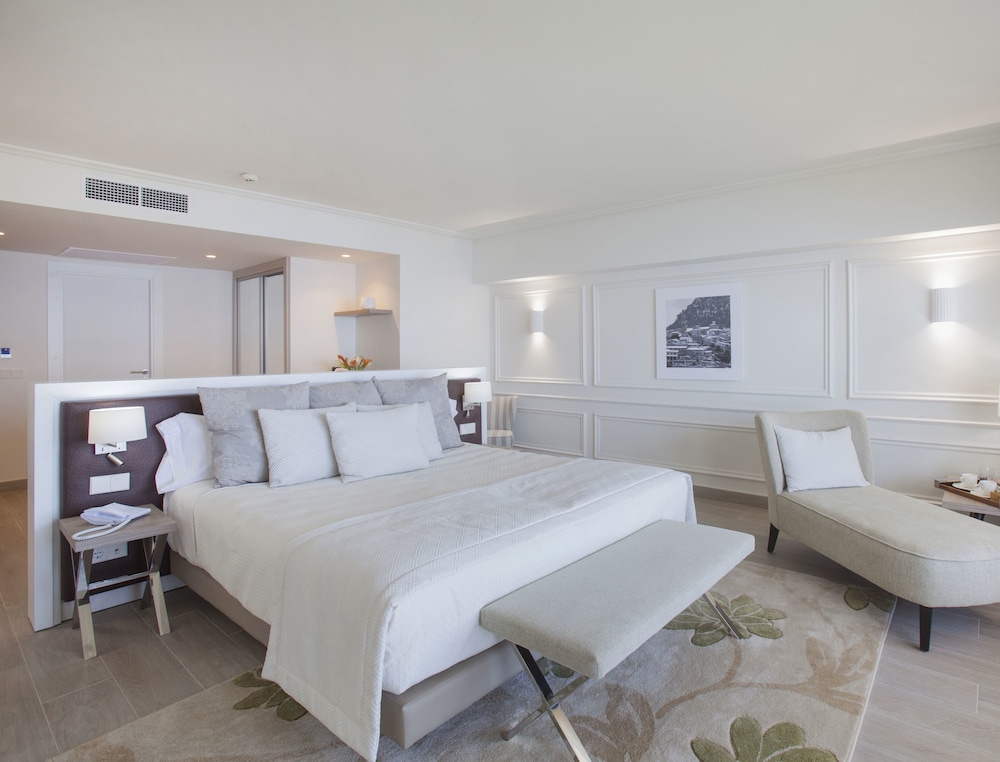 Suite Estudio con Balcón (2 adultos + 1 niño)