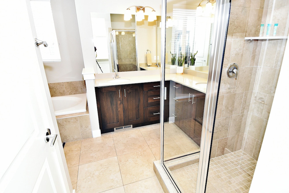 Luxury House photo 3