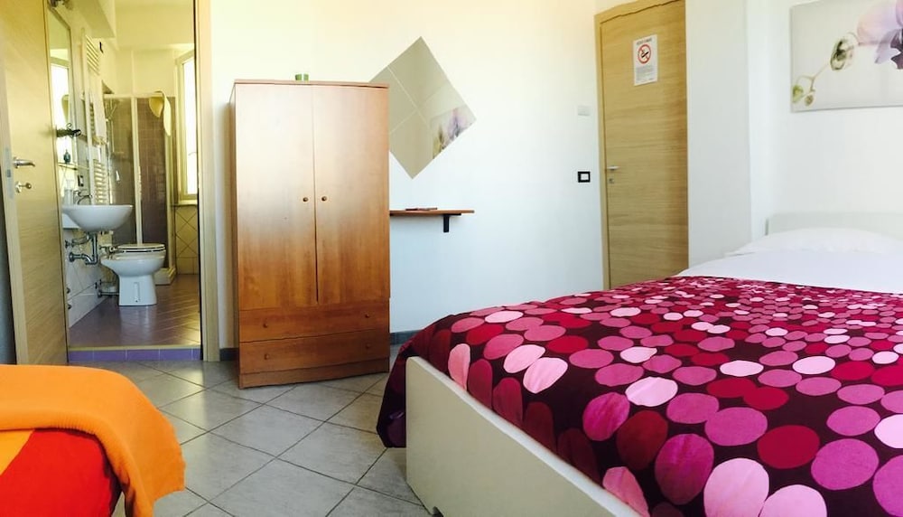 Quadruple Room, Ensuite, Annex Building
