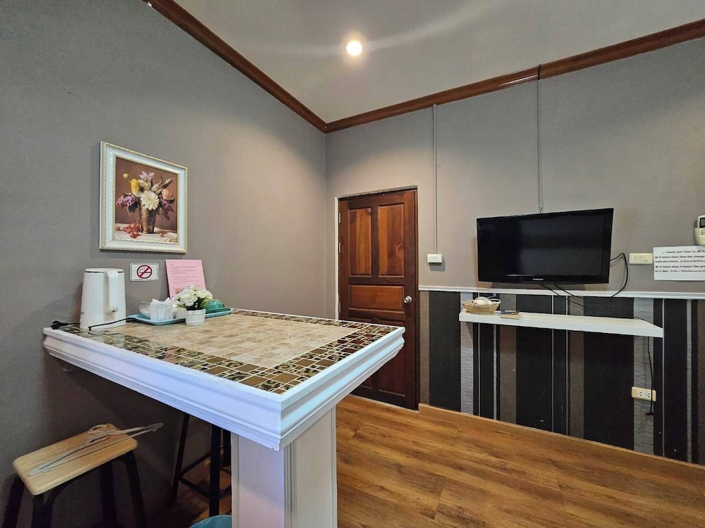 Deluxe Twin Room - Photo 8