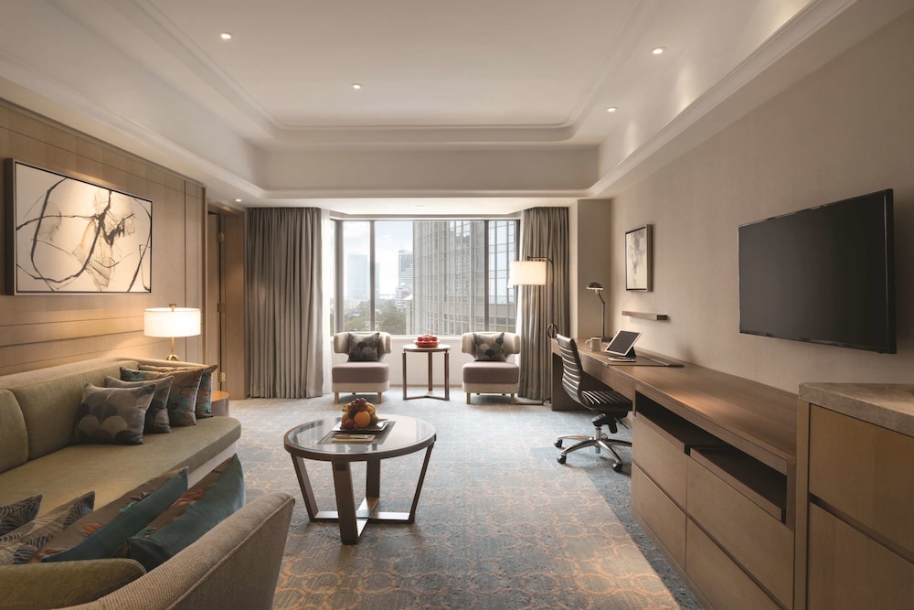 Valley Wing Executive Suite - Photo 3