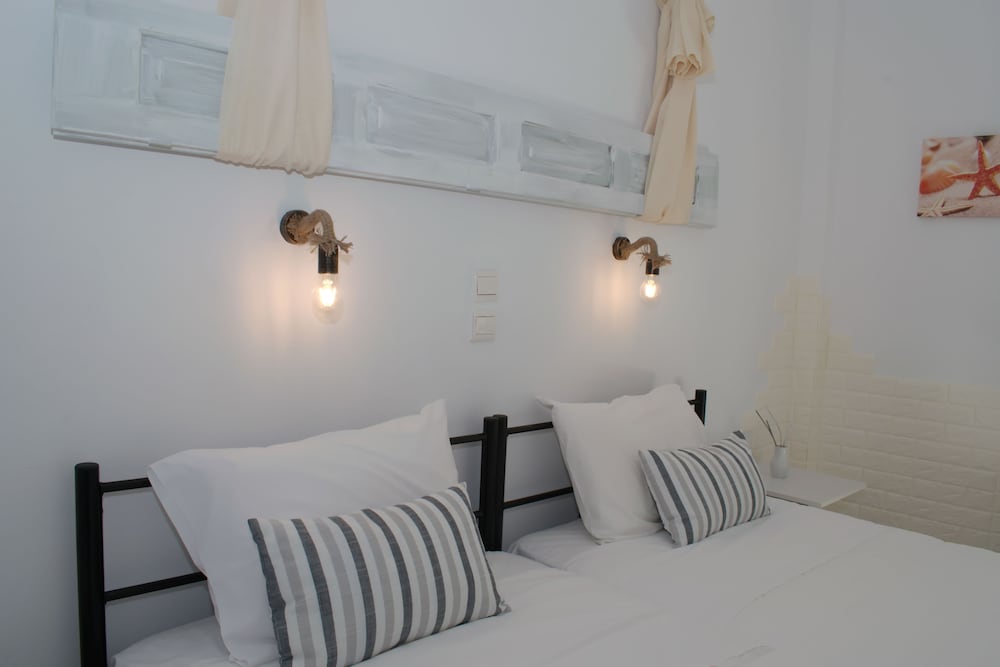 Economy Twin Room (Basement) - Photo 6