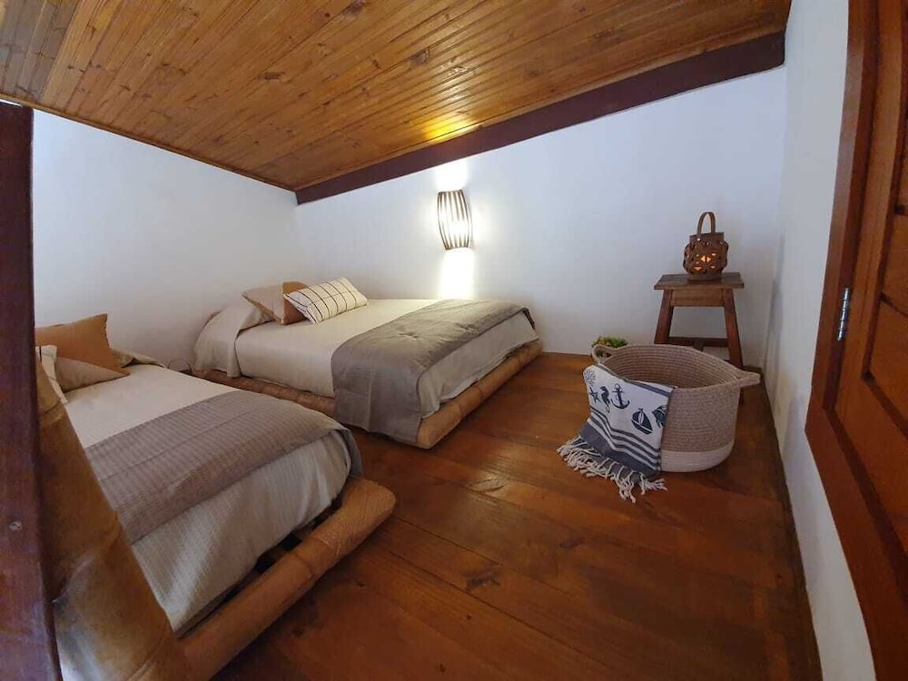Superior Bungalow - Photo 5