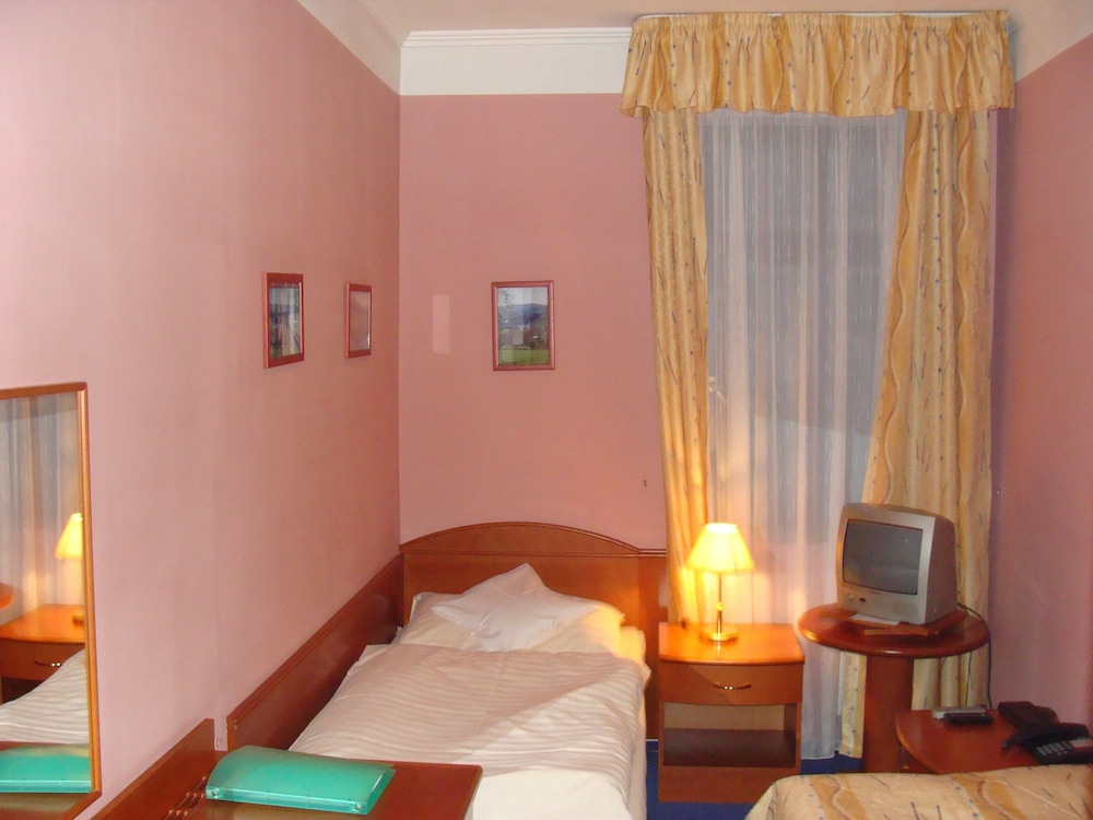Single Room - Photo 1