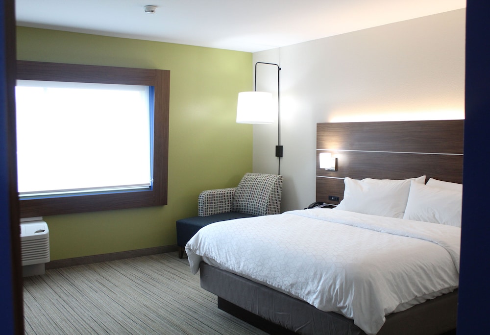 Standard Room, 1 King Bed (Extra Floor Space) - Photo 5