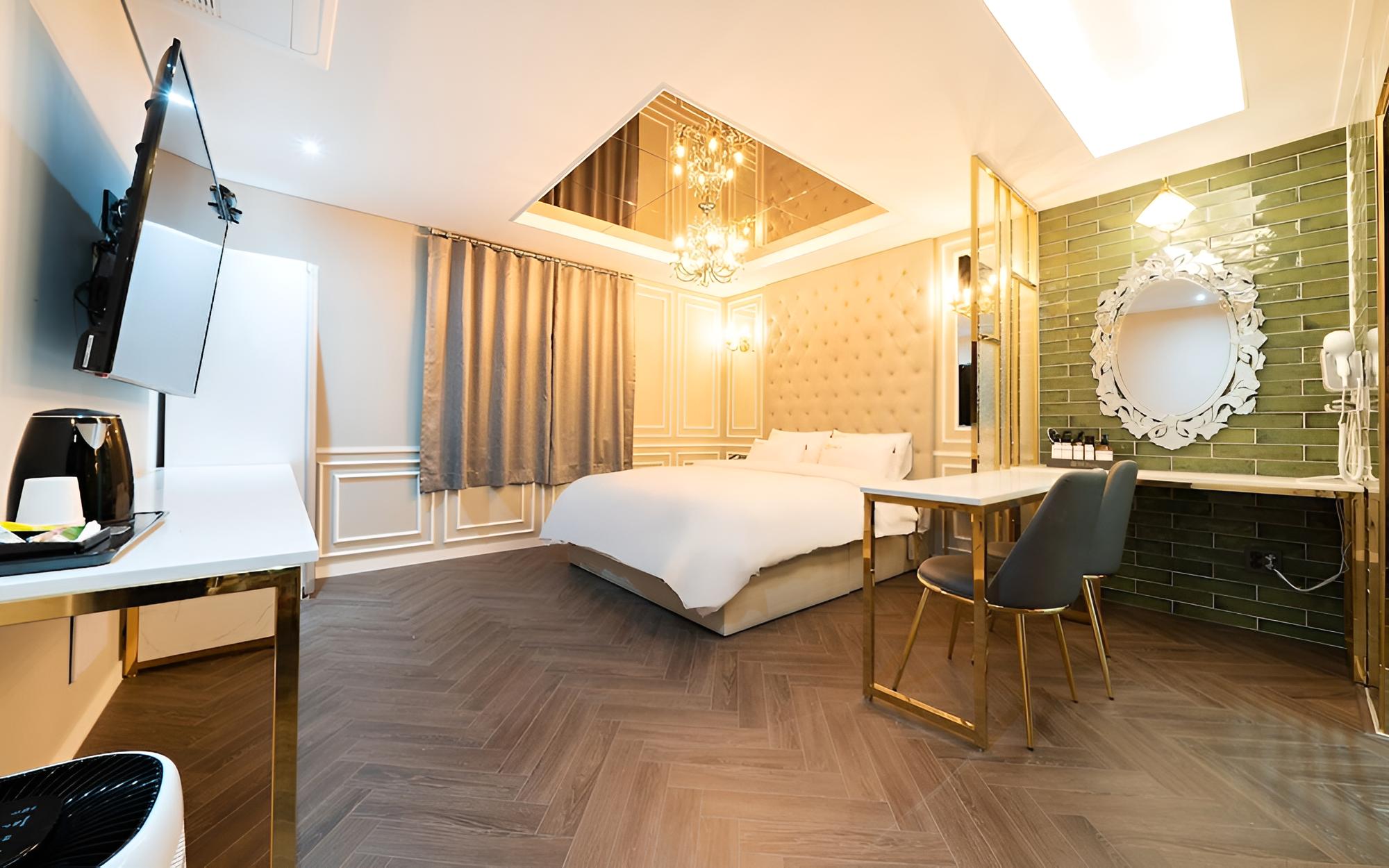 Room (VIP Room (styler Netflix air purifier) photo 2