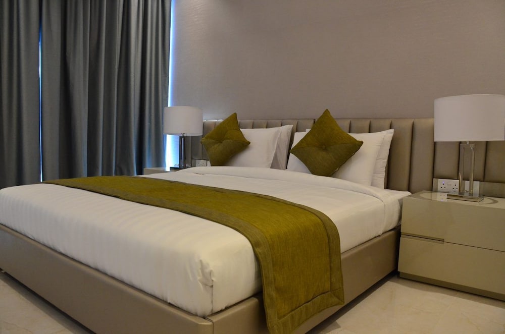 Luxury Three Bedroom photo 1